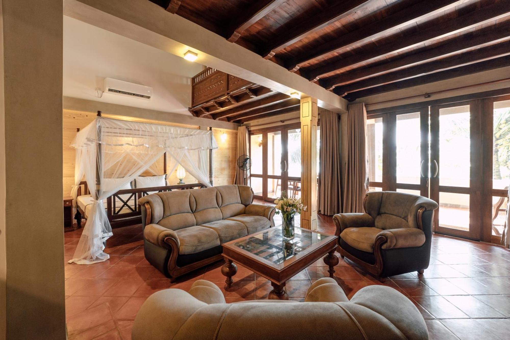 Pearl Divers Beachfront Apartment Unawatuna